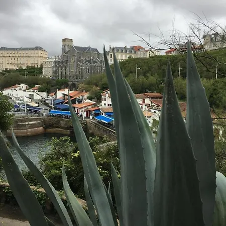 Elegant Au Centre De Biarritz