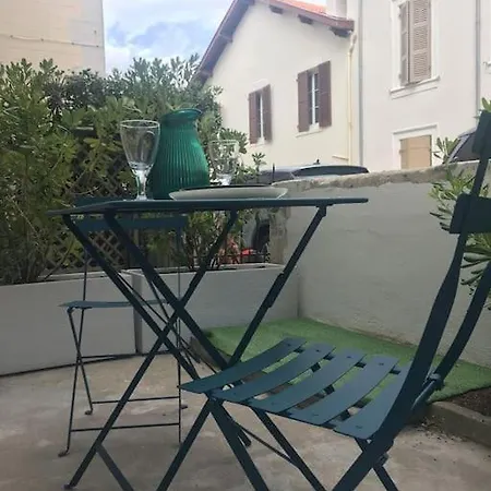 Elegant Au Centre De Biarritz